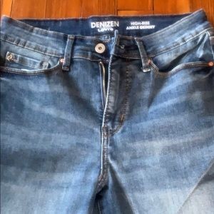 Denizen from Levi’s. High rise. Skinny. Short.